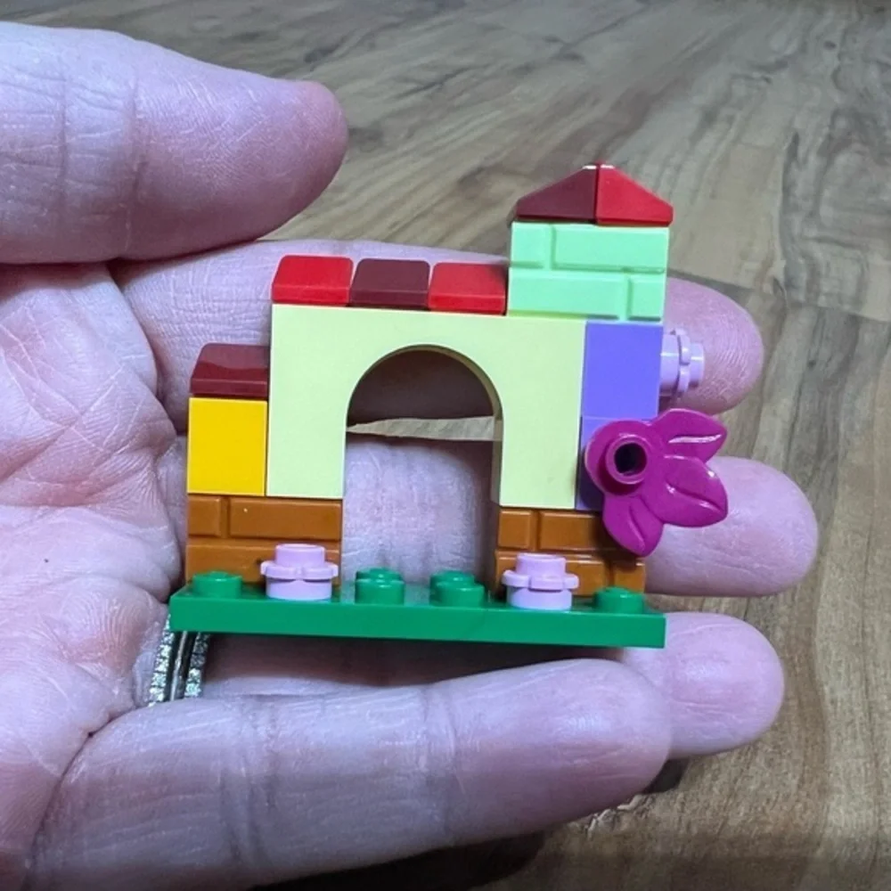 LEGO Disney‎ Maribel Micro Doll Figure and Madrigal Encanto Princess - Picture 3 of 3